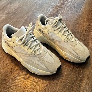 Men’s Yeezy boost analog sz 12